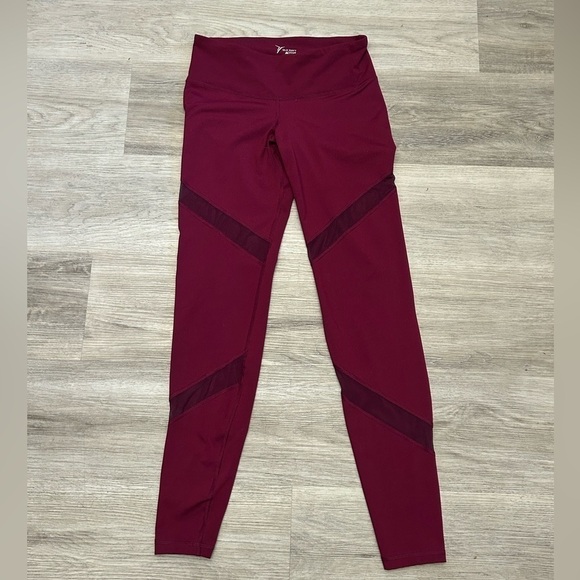 OLD NAVY burgundy compression leggings tights with mesh inserts. Size small-4/6 - Picture 2 of 6